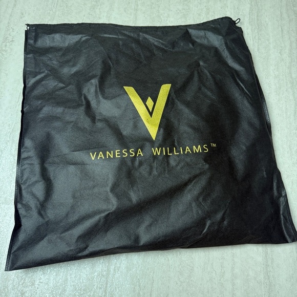 Vanessa Williams quilted duffle bag NWT - Picture 13 of 14